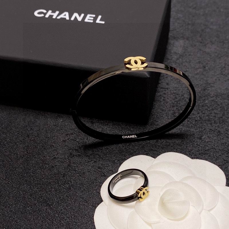Chanel bracelet 1lyx19